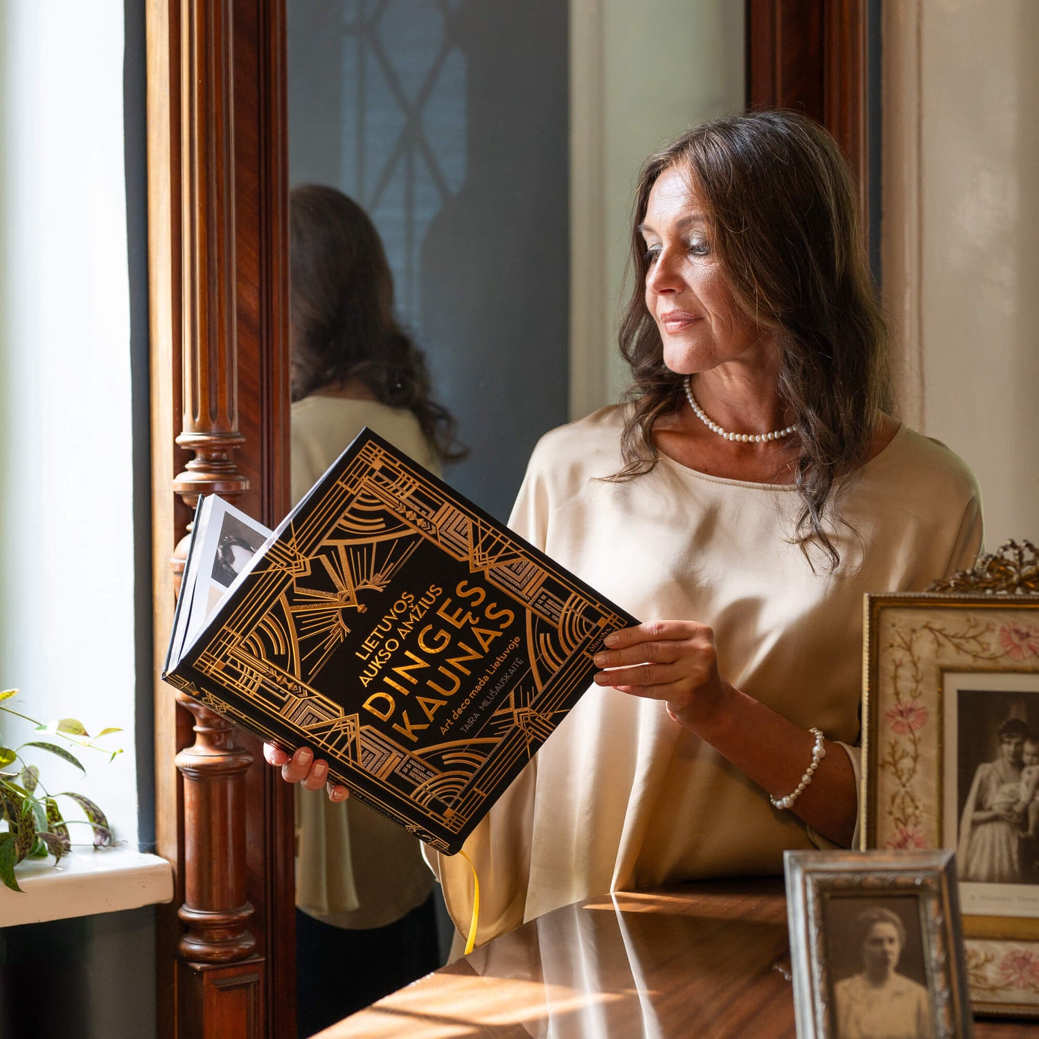 Pirmojo ART DECO paveldo albumo Lietuvoje autorė Taira Milušauskaitė: „Žaviuosi, kiek daug Lietuvos žmonės padarė per tokį trumpą laikotarpį!” - OBUOLYS