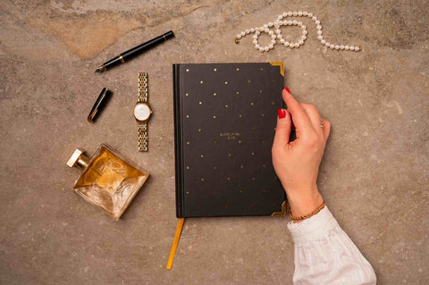 2026 Mados ikonos darbo knygų kolekcija (S, M, L)