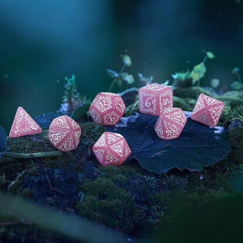 Elvish Žvilgančios rožinės ir baltos sp. Dice Set Q-workshop