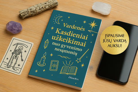 KASDIENIAI UŽKEIKIMAI NUO GYVENIMO NESĄMONIŲ: šiuolaikinės raganos magiška knyga + galimybė personalizuoti