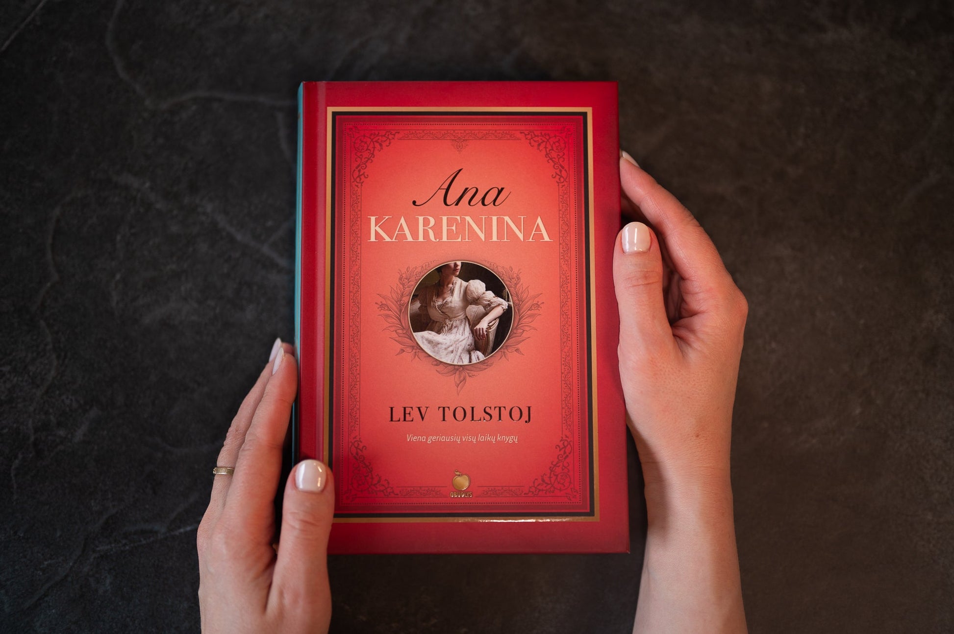 ANA KARENINA: abi dalys vienoje knygoje! Nepranokstama odė Meilei - OBUOLYS