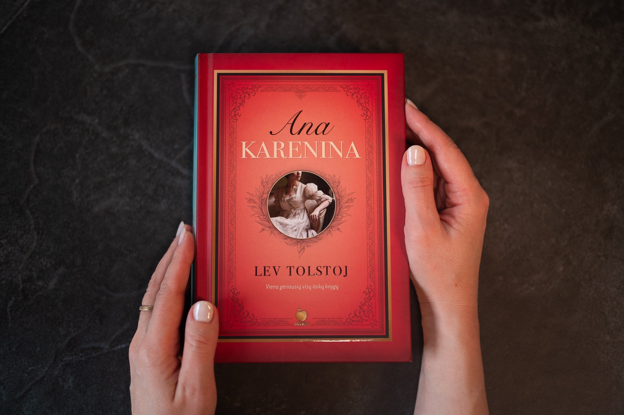 ANA KARENINA: abi dalys vienoje knygoje! Nepranokstama odė Meilei - OBUOLYS