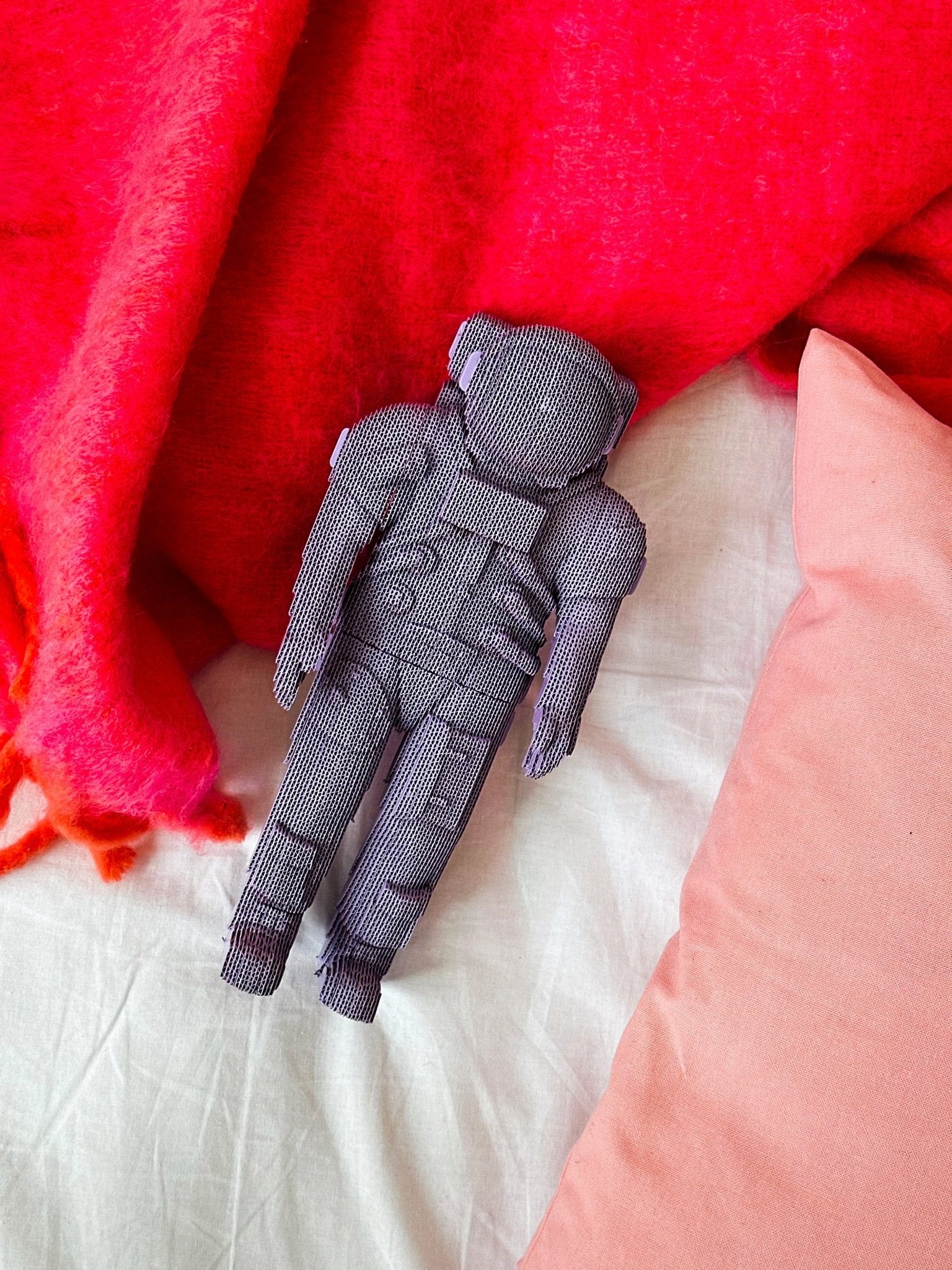 ASTRONAUTAS: surenkama 3D dėlionė - skulptūra - OBUOLYS