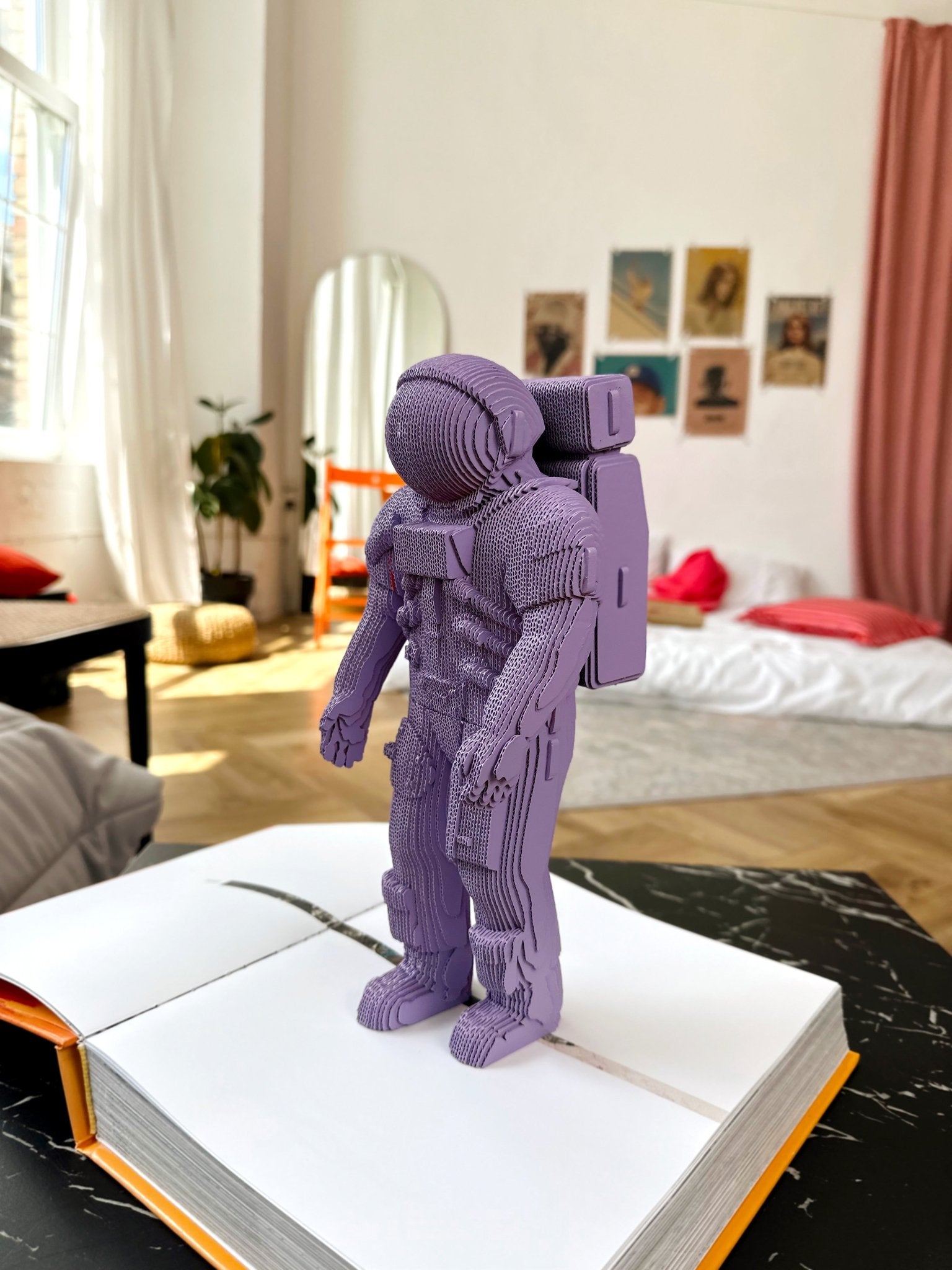 ASTRONAUTAS: surenkama 3D dėlionė - skulptūra - OBUOLYS