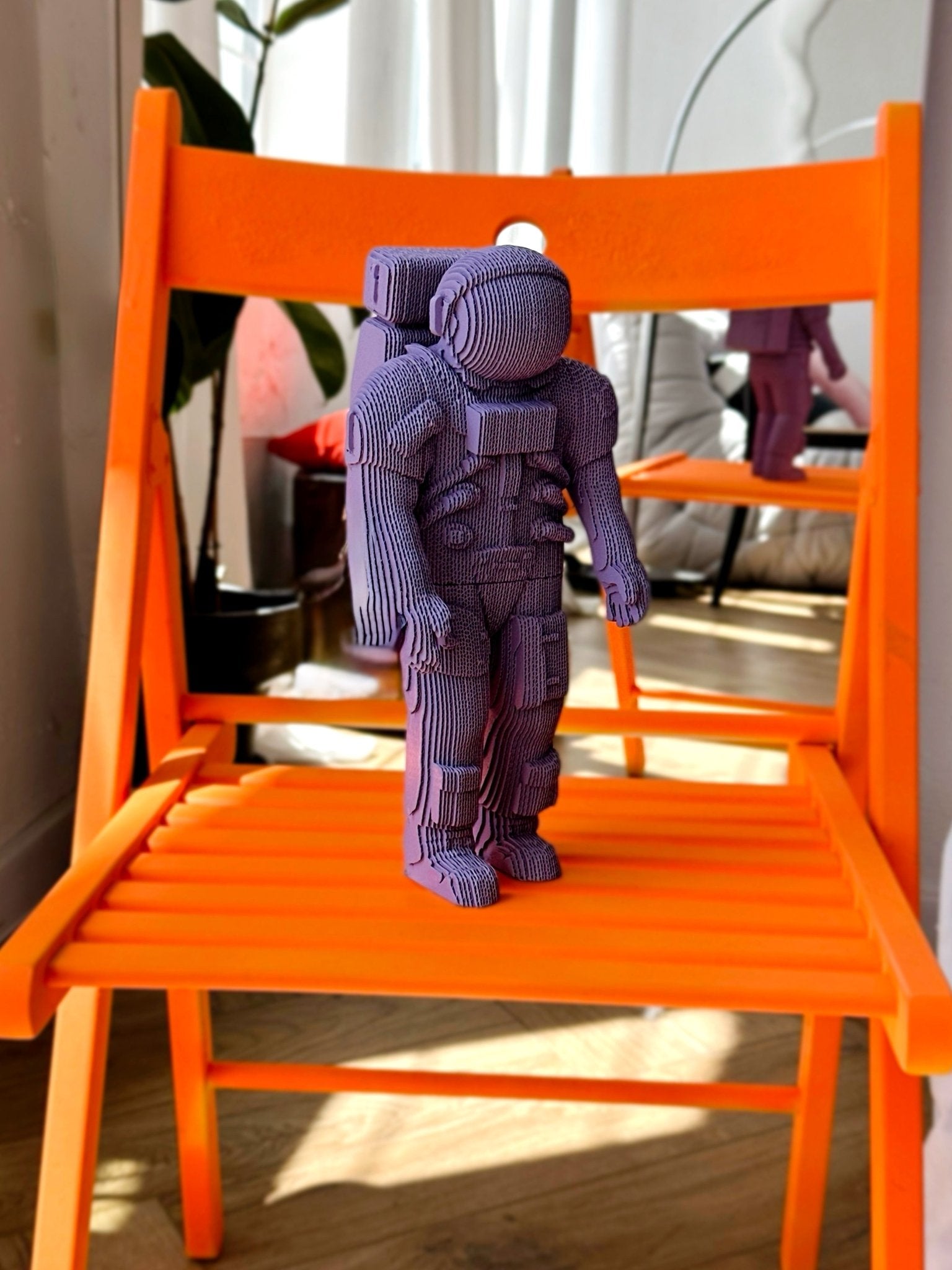 ASTRONAUTAS: surenkama 3D dėlionė - skulptūra - OBUOLYS