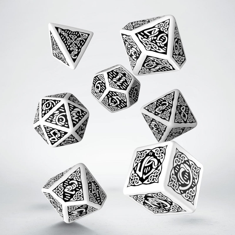Celtic 3D Revised kauliukų rinkinys baltos ir juodos spalvos - OBUOLYS