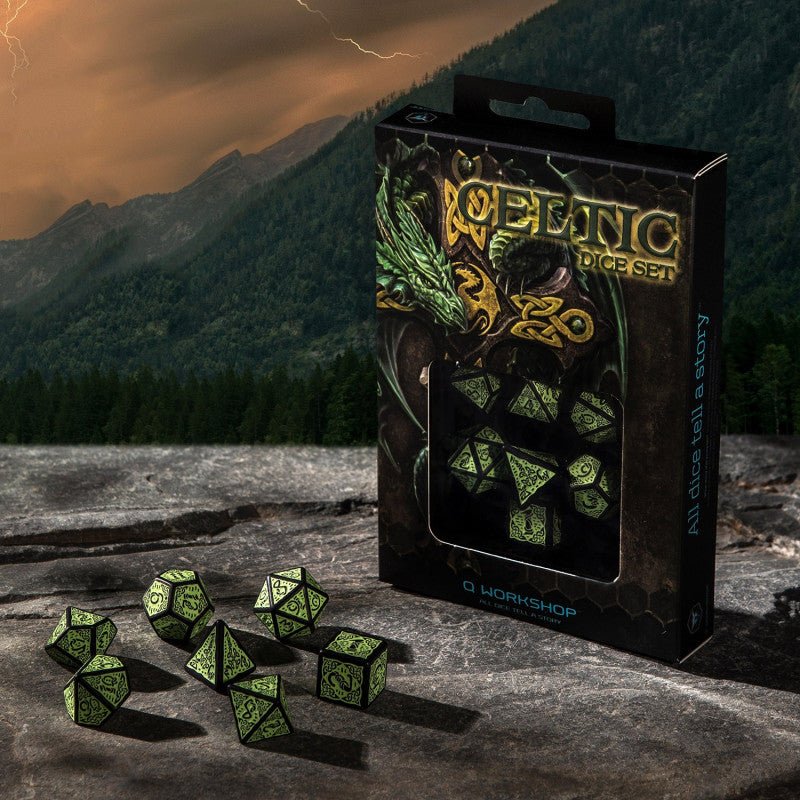 Celtic 3D Revised kauliukų rinkinys juodos ir žalios spalvos - OBUOLYS