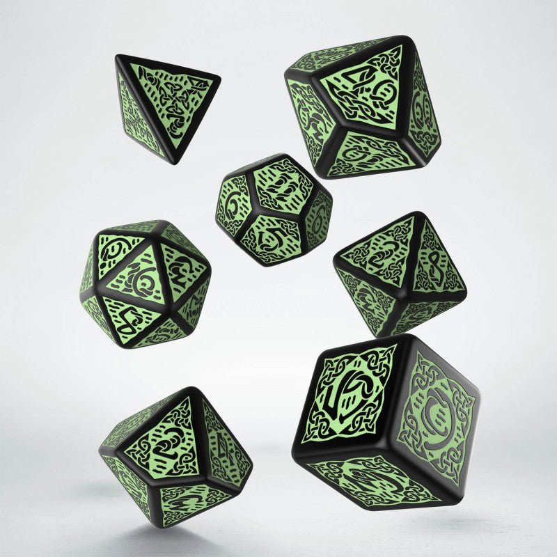 Celtic 3D Revised kauliukų rinkinys juodos ir žalios spalvos - OBUOLYS