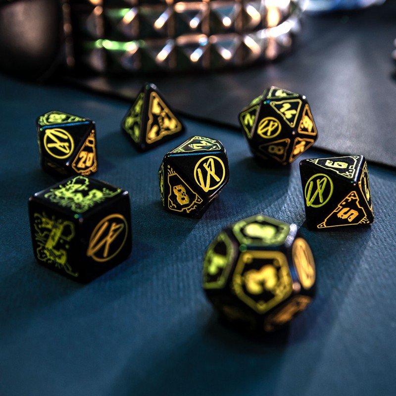 Cyberpunk RED RPG kauliukų rinkinys juodos ir geltonos sp - OBUOLYS