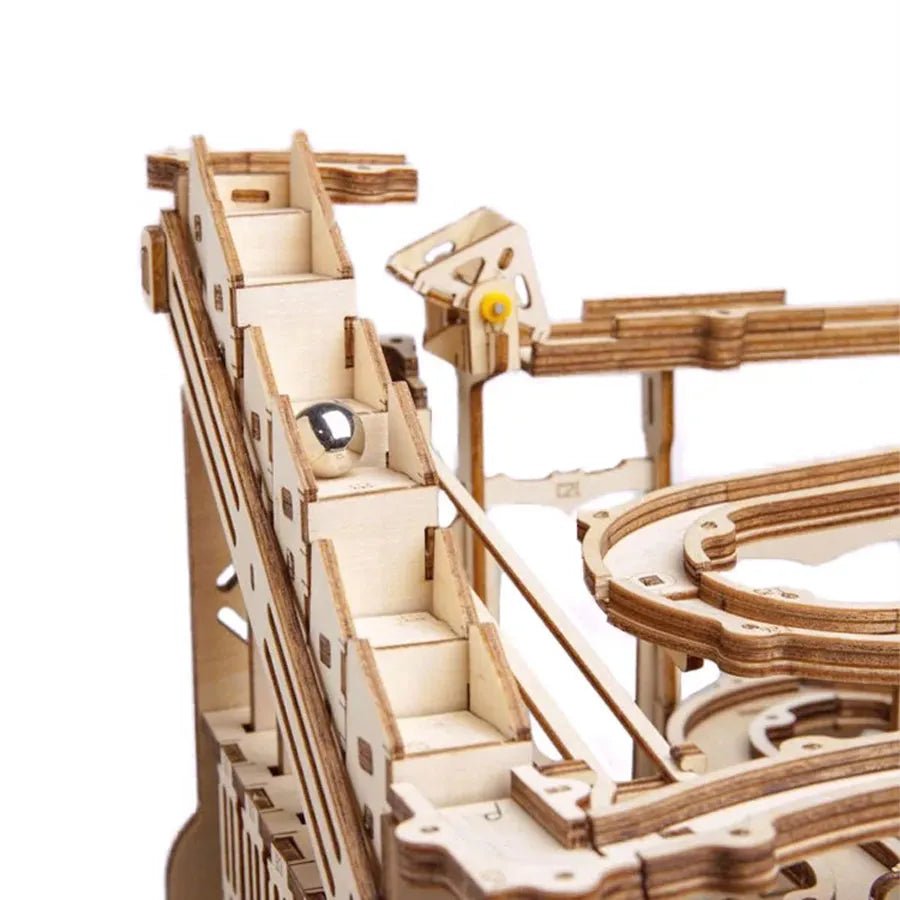 DIDŽIOJI LENKTYNIŲ TRASA: 3D medinė dėlionė - OBUOLYS