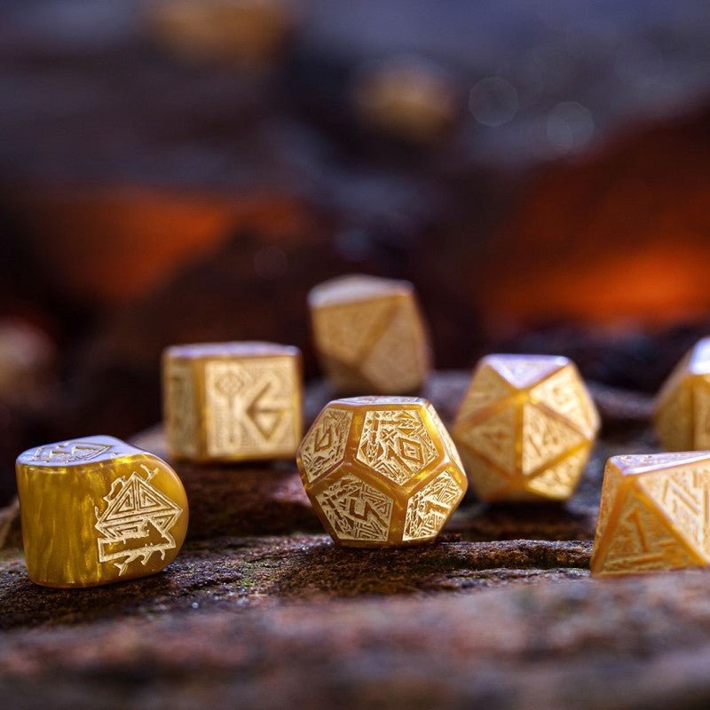 Dwarven Gold kauliukų rinkinys (aukso sp.) - OBUOLYS