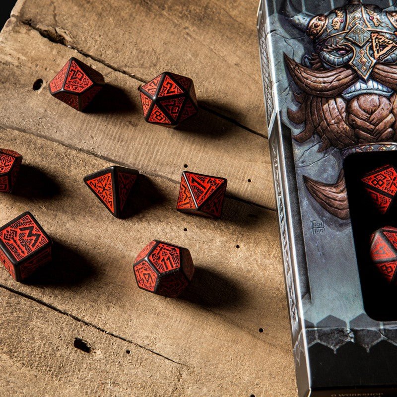Dwarven kauliukų rinkinys juodos ir raudonos spalvos - OBUOLYS