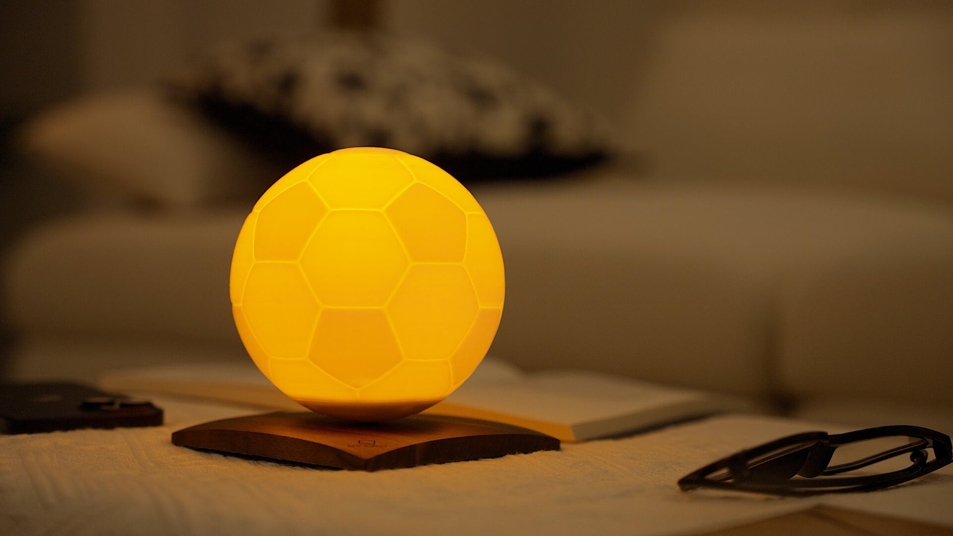 FUTBOLO KAMUOLYS: mažas išmanusis 3D dekoratyvinis šviestuvas - OBUOLYS