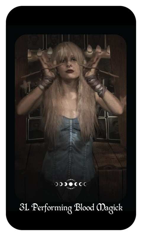 Gothic Witch's Oracle kortos Muse Oracle Press - OBUOLYS