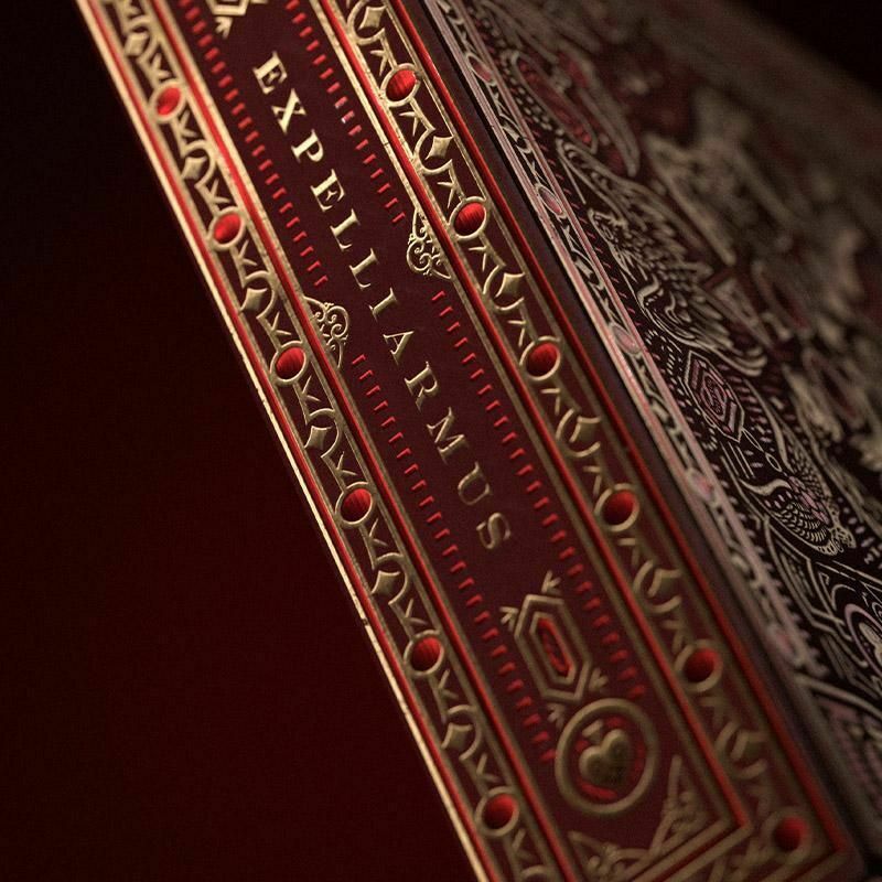 Harry Potter Gryffindor Raudonos Theory11 žaidimo kortos - OBUOLYS