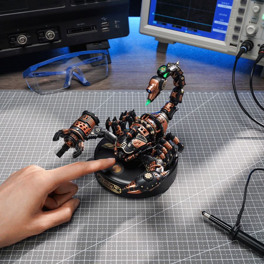 IMPERATORIŠKASIS SKORPIONAS: 3D dėlionė mechanikos entuziastams - OBUOLYS