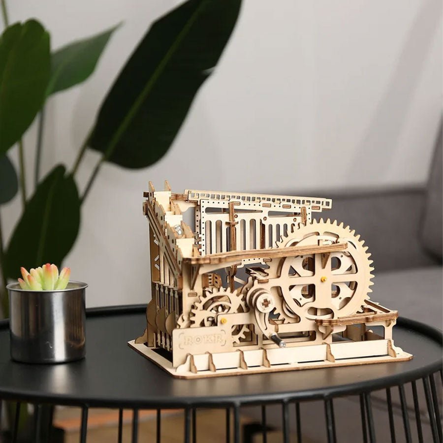 KAMUOLIUKŲ TRASA: 3D medinė dėlionė mechanikos entuziastams - OBUOLYS