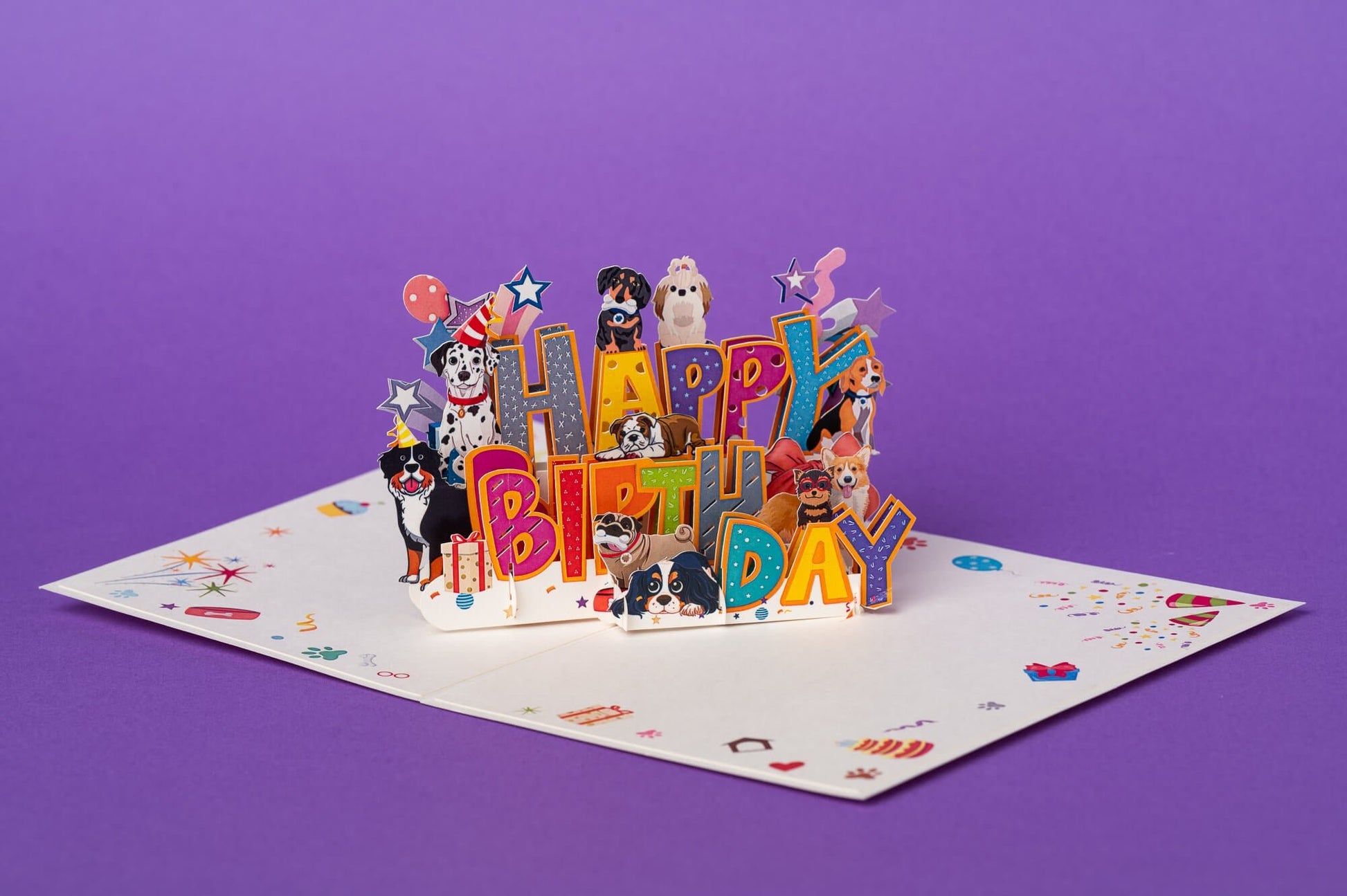 LINKSMIEJI ŠUNIUKAI: išskirtinio grožio 3D pop - up atvirukas + vokas - OBUOLYS