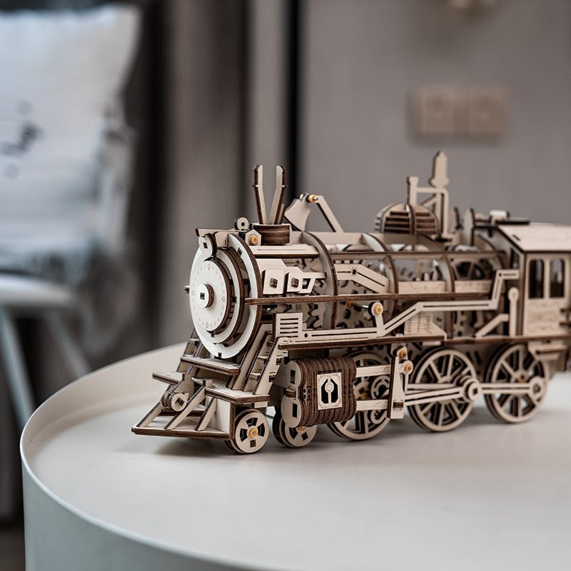 LOKOMOTYVAS: 3D medinė dėlionė mechanikos entuziastams - OBUOLYS