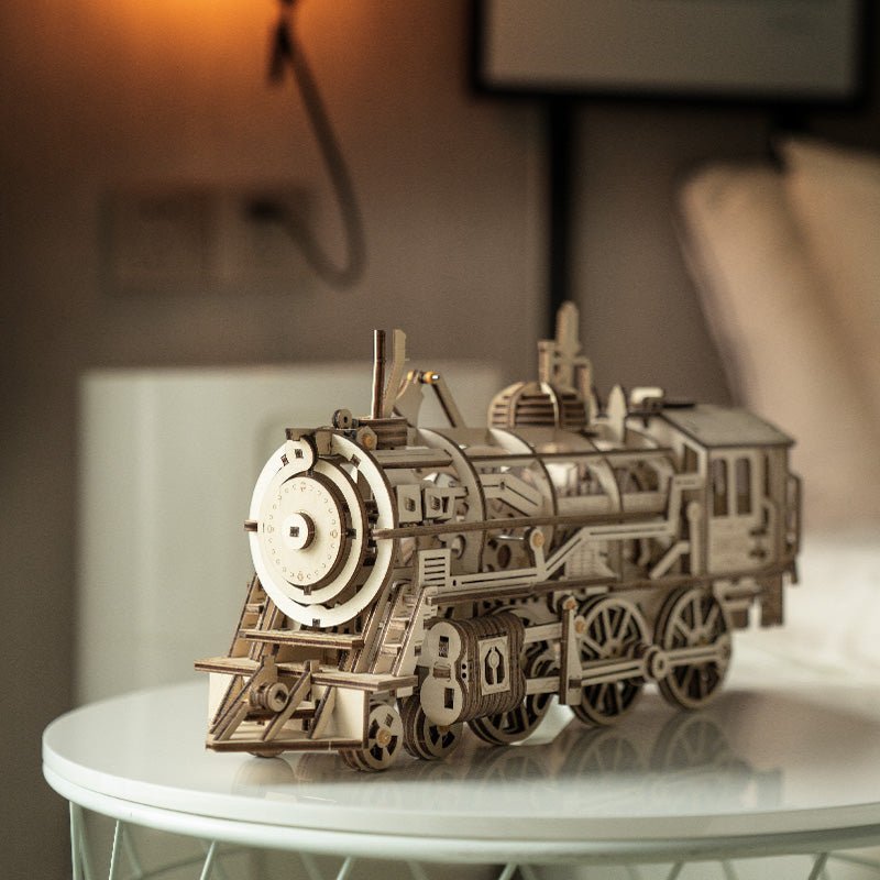 LOKOMOTYVAS: 3D medinė dėlionė mechanikos entuziastams - OBUOLYS