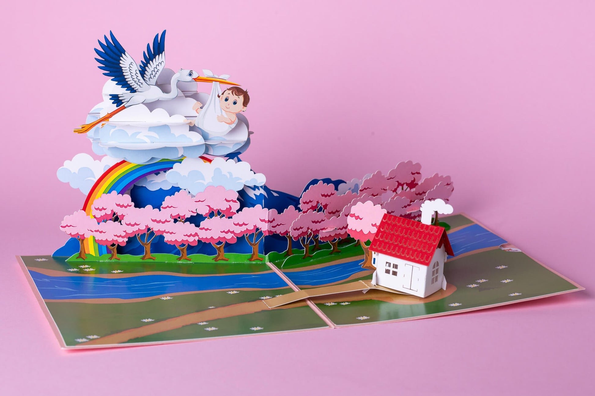 MAŽASIS GANDRIUKAS – PAVASARIS: išskirtinio grožio 3D pop - up atvirukas + vokas - OBUOLYS