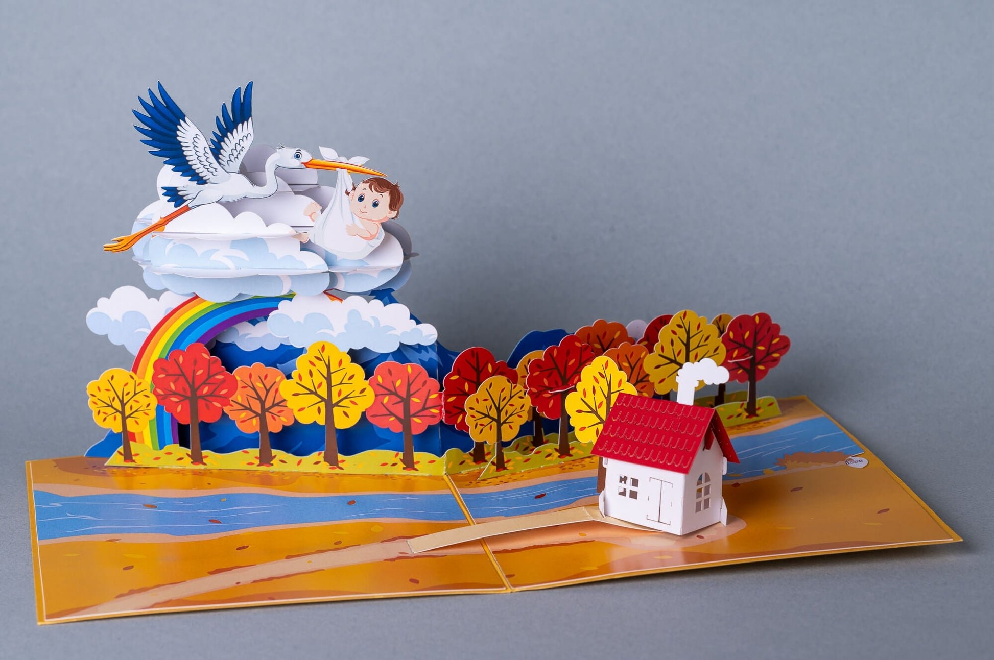 MAŽASIS GANDRIUKAS – RUDUO: išskirtinio grožio 3D pop - up atvirukas + vokas - OBUOLYS