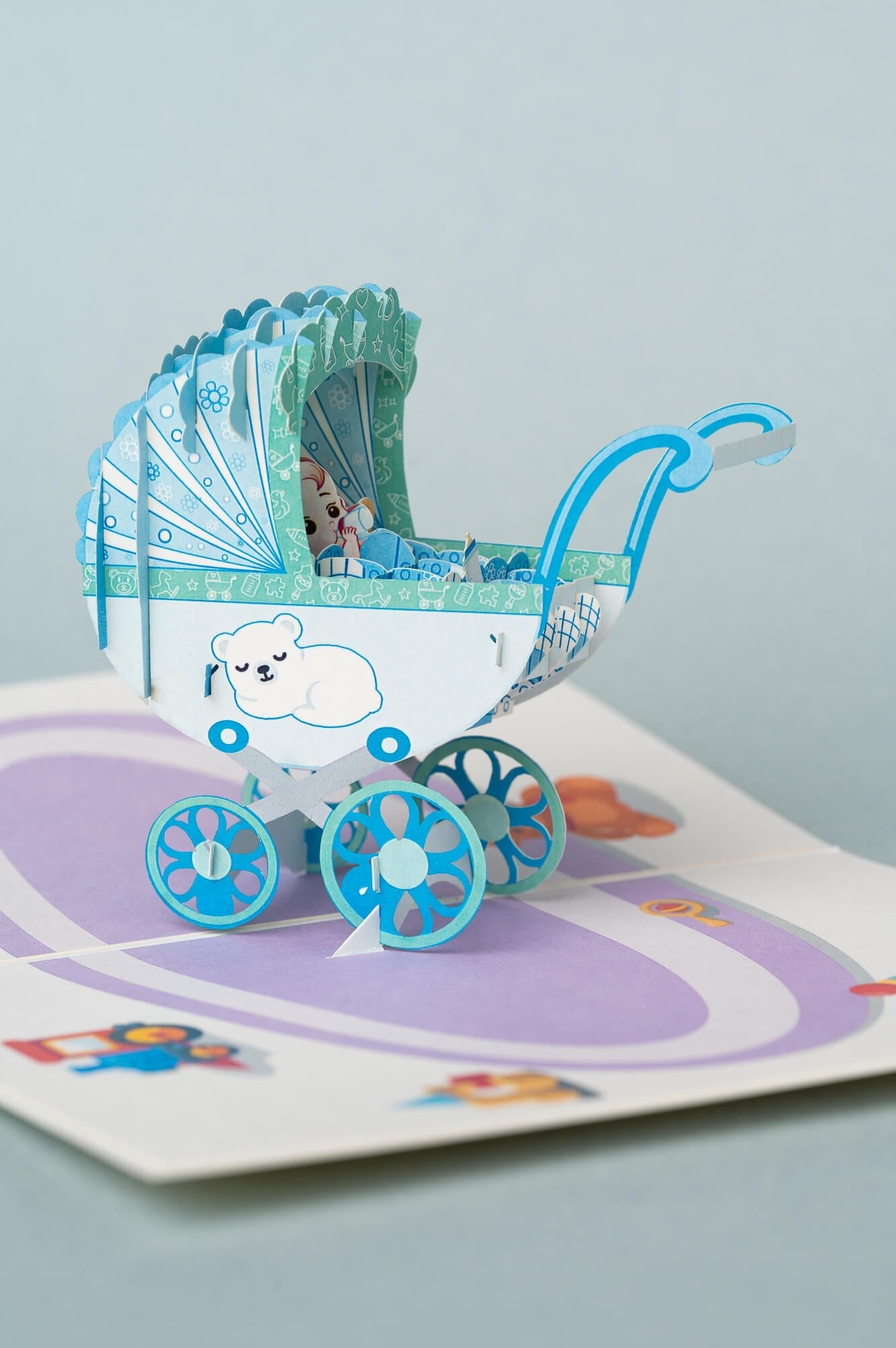 MAŽYLIO GIMTADIENIS: išskirtinio grožio 3D pop - up atvirukas + vokas - OBUOLYS