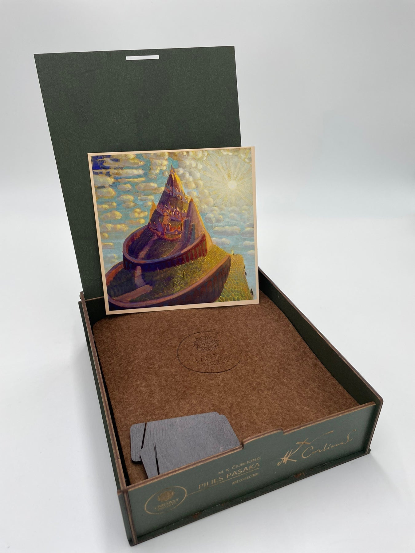 M.K. Čiurlionis Pilies pasaka Dėlionė Medinė M Dydis (150 detalių) Fantasy Puzzles - OBUOLYS