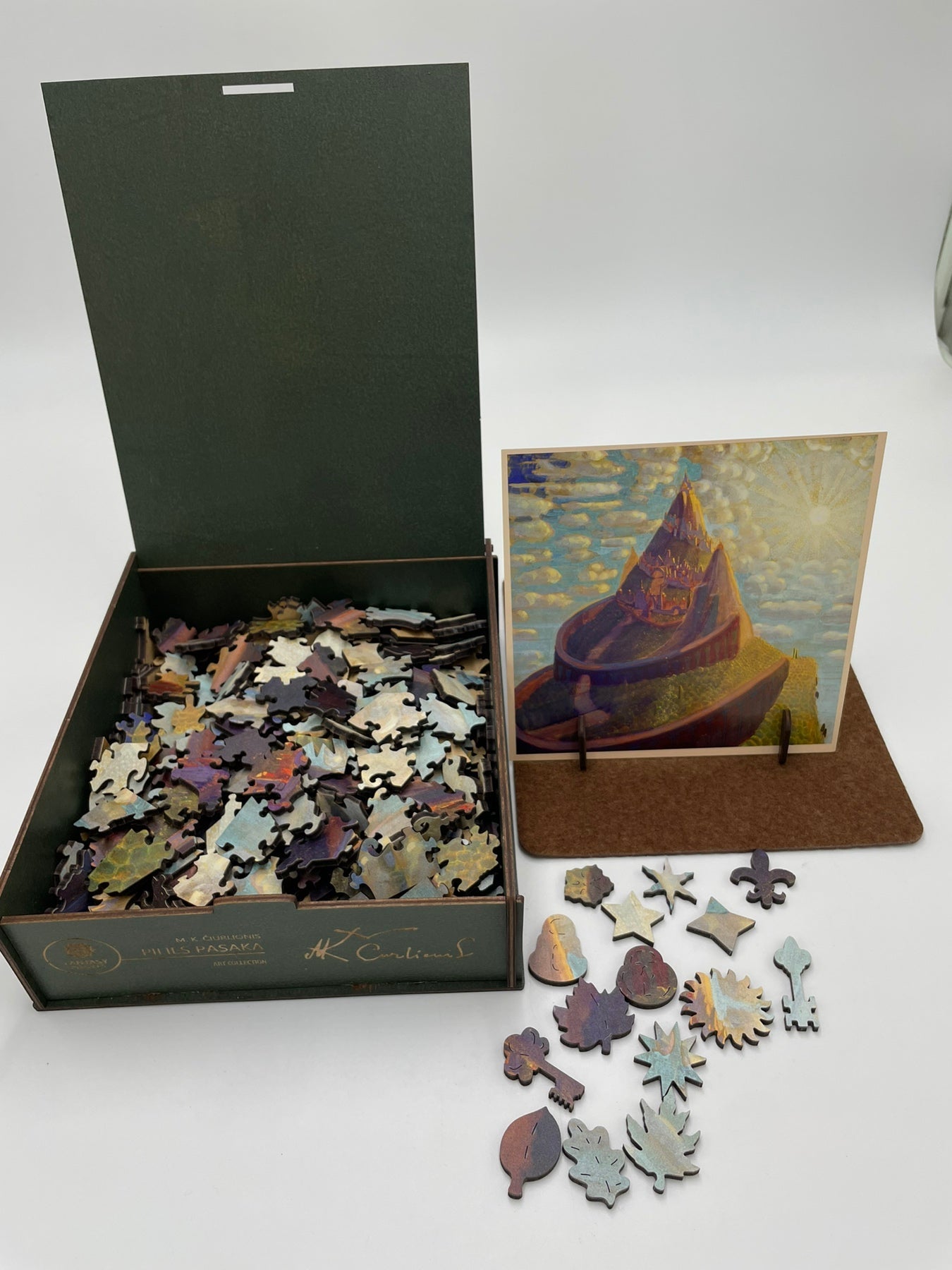M.K. Čiurlionis Pilies pasaka Dėlionė Medinė M Dydis (150 detalių) Fantasy Puzzles - OBUOLYS