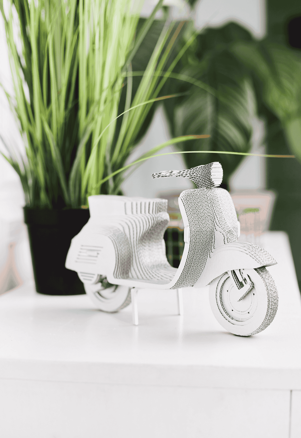 MOTOROLERIS: surenkama 3D dėlionė - skulptūra - OBUOLYS