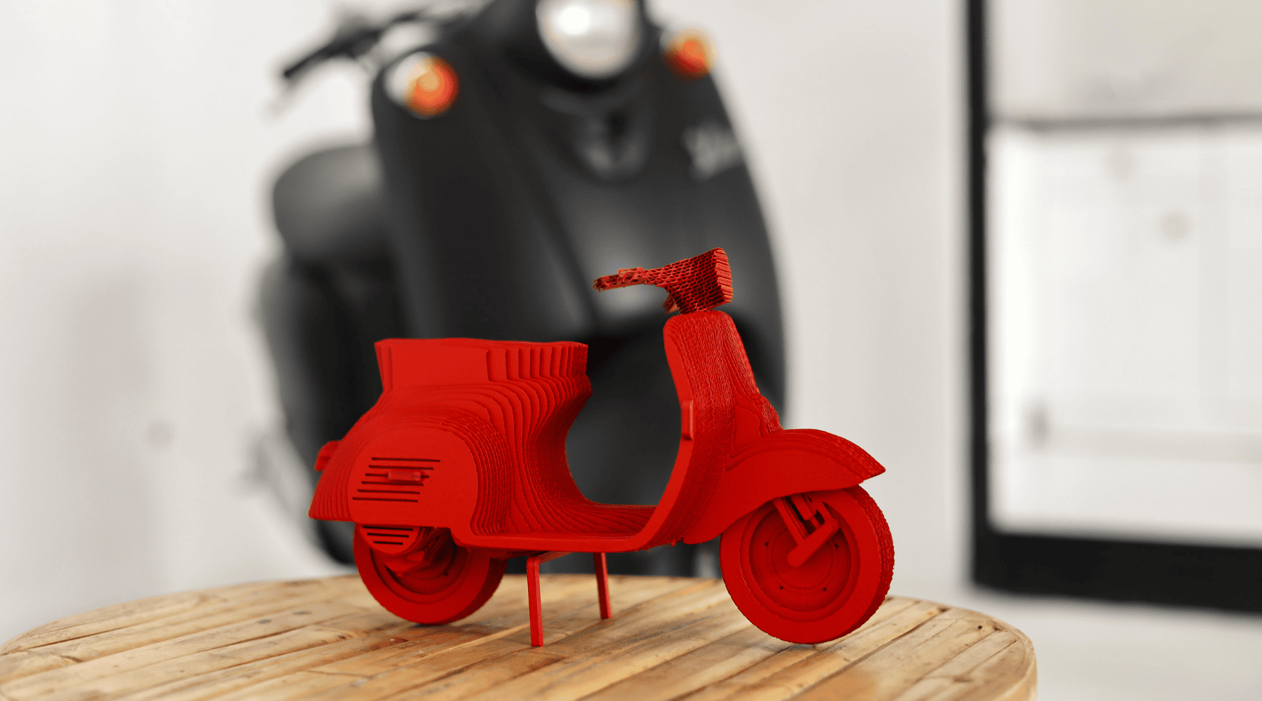 MOTOROLERIS: surenkama 3D dėlionė - skulptūra - OBUOLYS