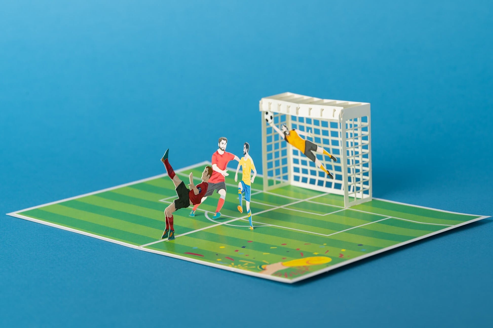 PERGALĖ FUTBOLO VARŽYBOSE: išskirtinio grožio 3D pop - up atvirukas + vokas - OBUOLYS