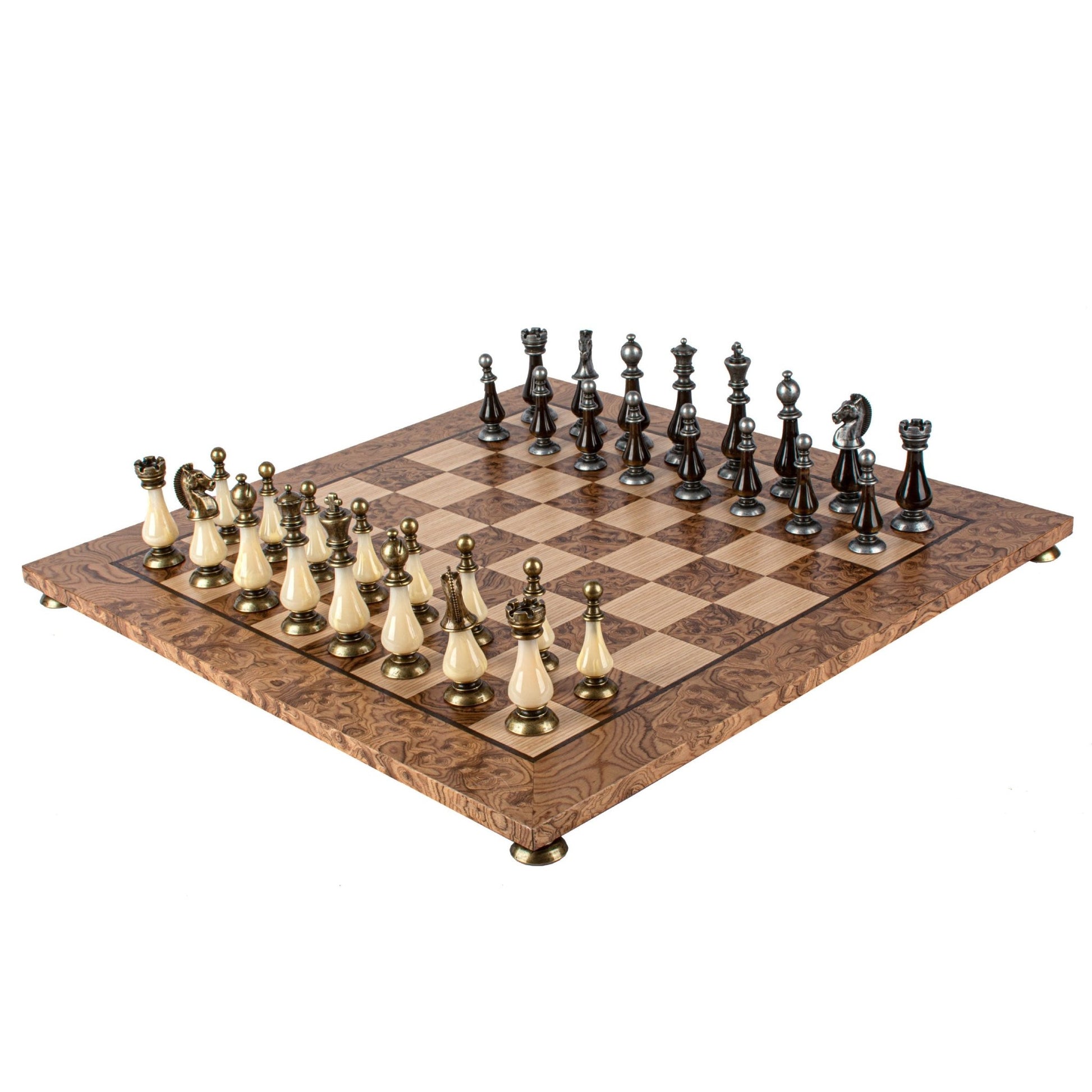 PERLO IR METALO STILIAUS ŠACHMATŲ RINKINYS: 50×50 cm, riešuto / ąžuolo mediena - OBUOLYS