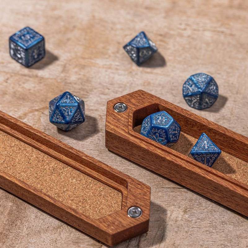 RPG Dice Box ALL DICE sapelli kauliukų dėžutė Q - Workshop - OBUOLYS