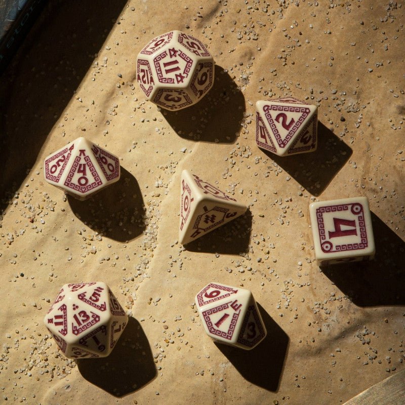 Runequest kauliukų rinkinys smėlio ir bordinės spalvos - OBUOLYS