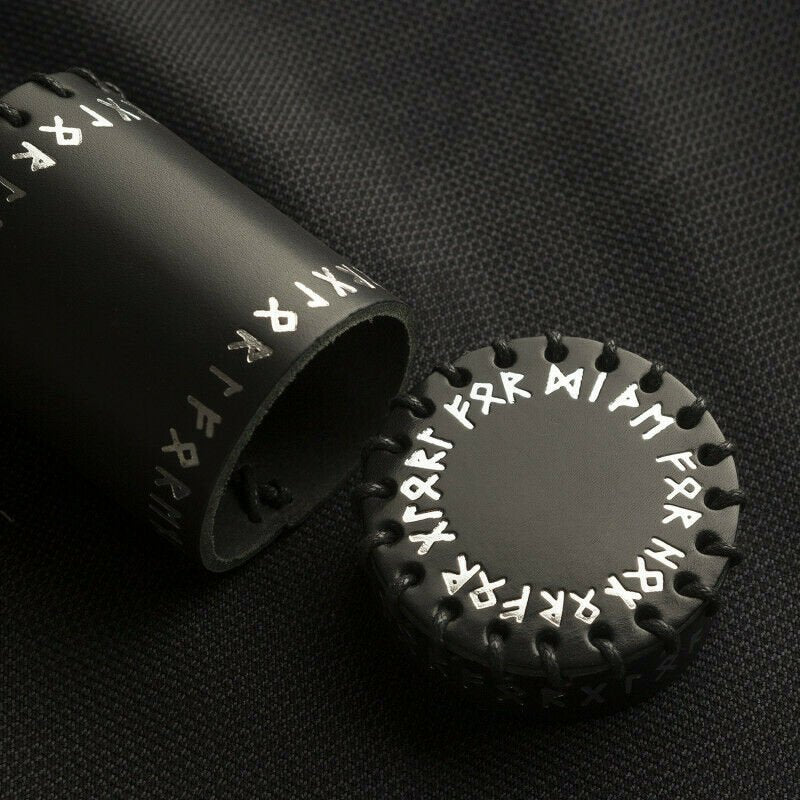 Runic Black Leather kauliukų puodelis - OBUOLYS