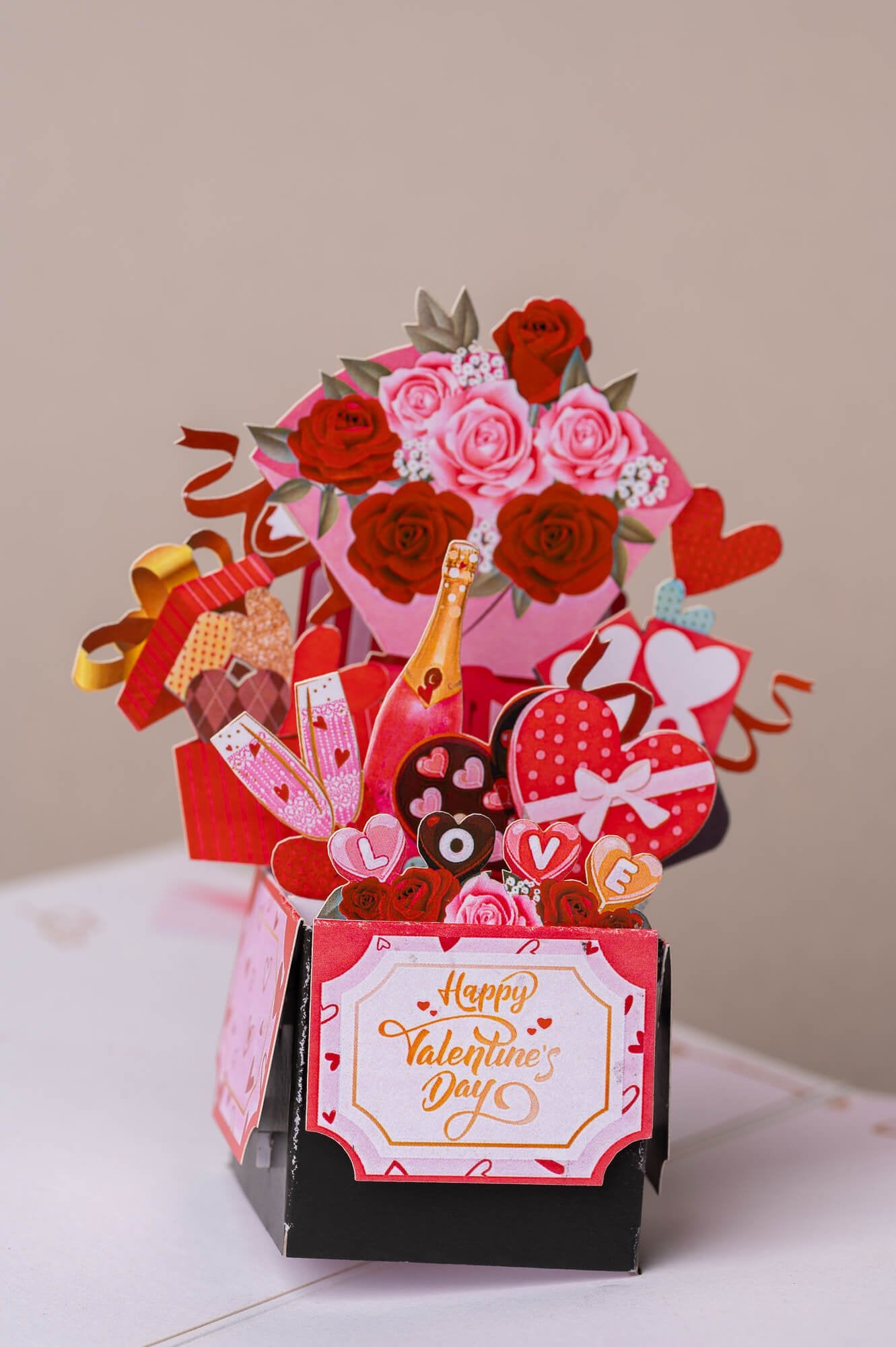 SU VALENTINO DIENA: išskirtinio grožio 3D pop - up atvirukas + vokas - OBUOLYS