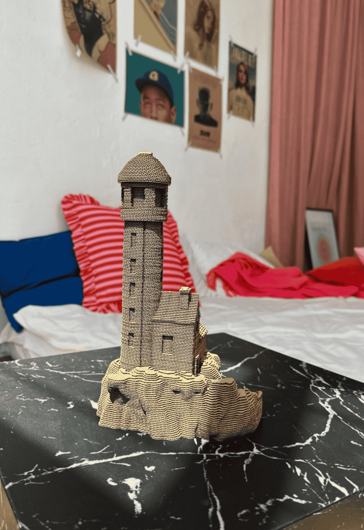 ŠVYTURYS: surenkama 3D dėlionė - skulptūra - OBUOLYS