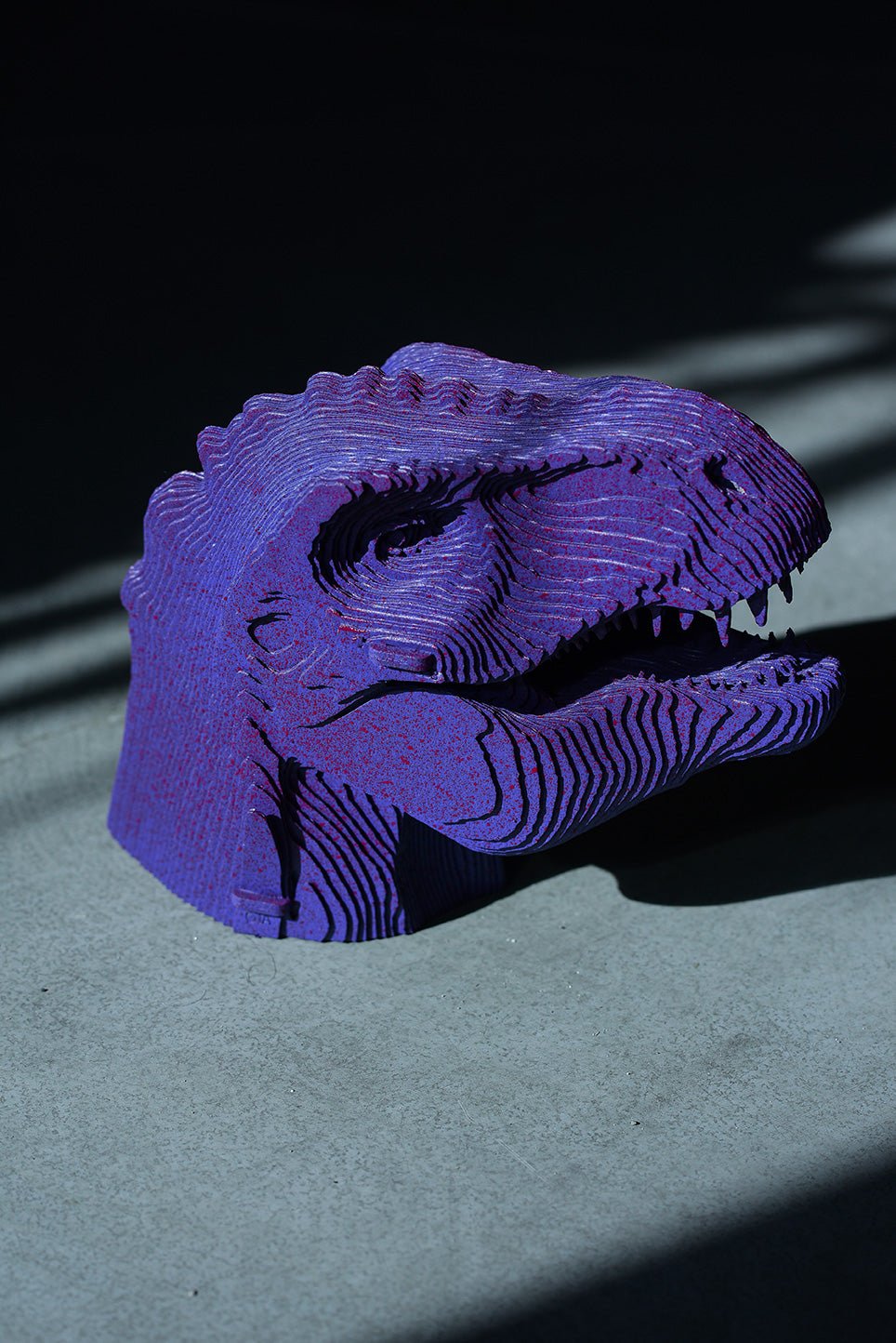 T - REX DINOZAURAS: surenkama 3D dėlionė - skulptūra - OBUOLYS
