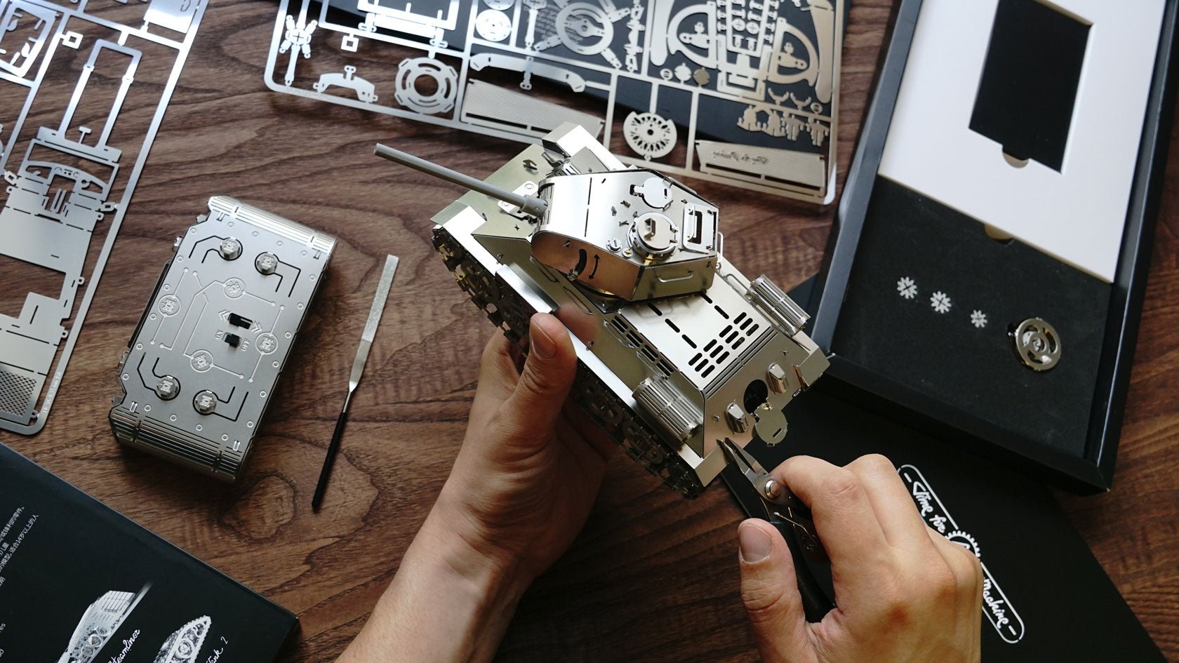 Tank Т–34 kontstruktorius Time For Machine - OBUOLYS