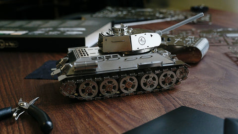 Tank Т–34 kontstruktorius Time For Machine - OBUOLYS