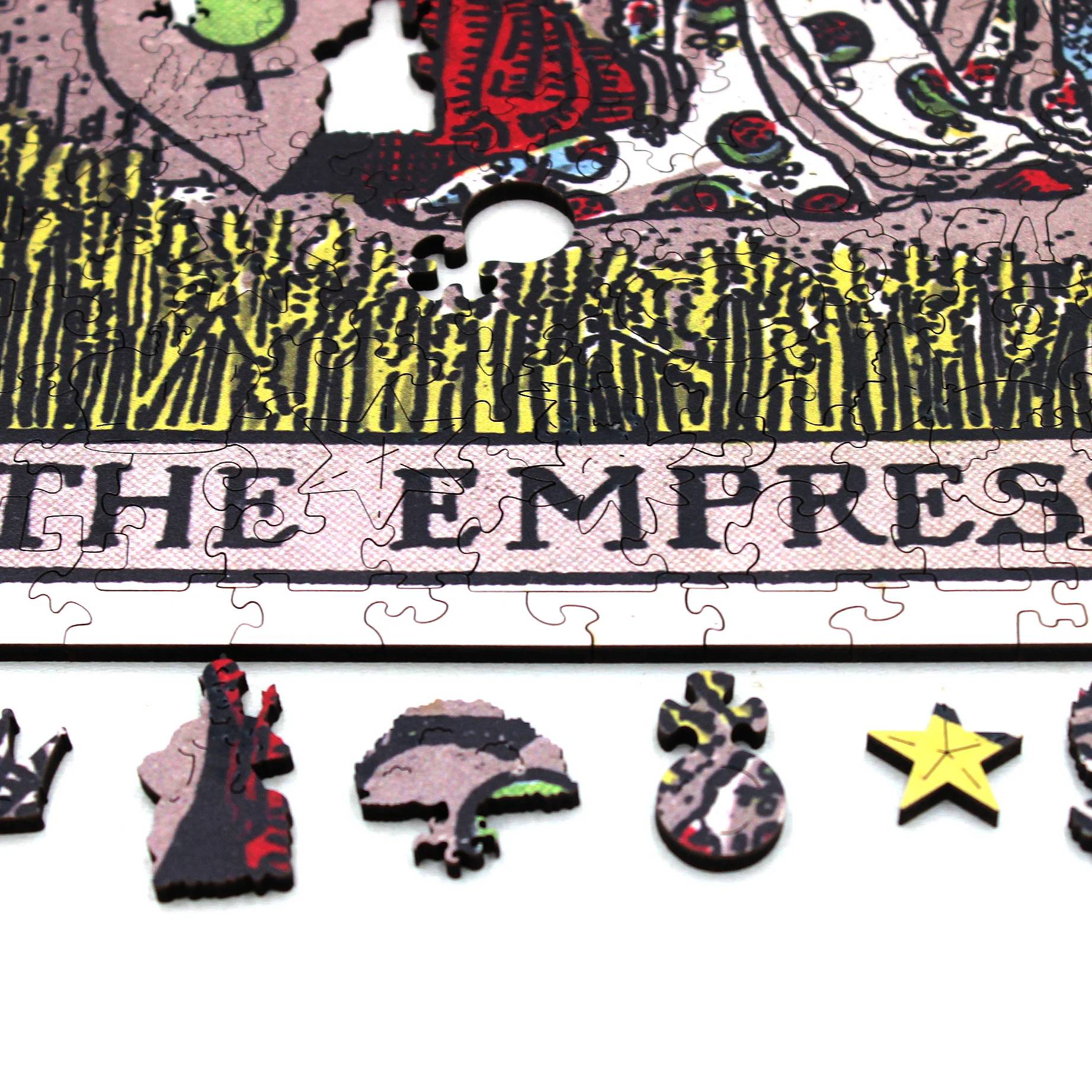 The Empress (Rider–Waite) Dėlionė Iš Medžio (250 detalių) Fantasy Puzzles - OBUOLYS