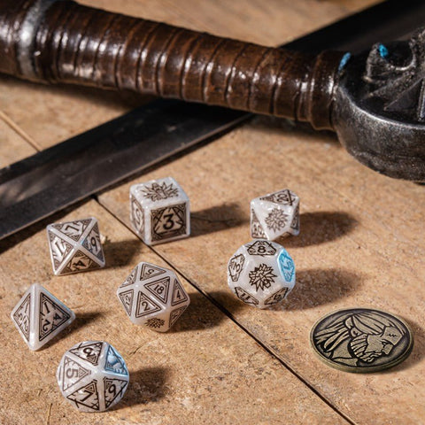 The Witcher Geralt kauliukų rinkinys perlo ir rudos sp - OBUOLYS