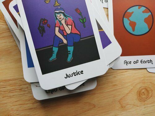 Hip Chick Tarot Kortos Schiffer Publishing