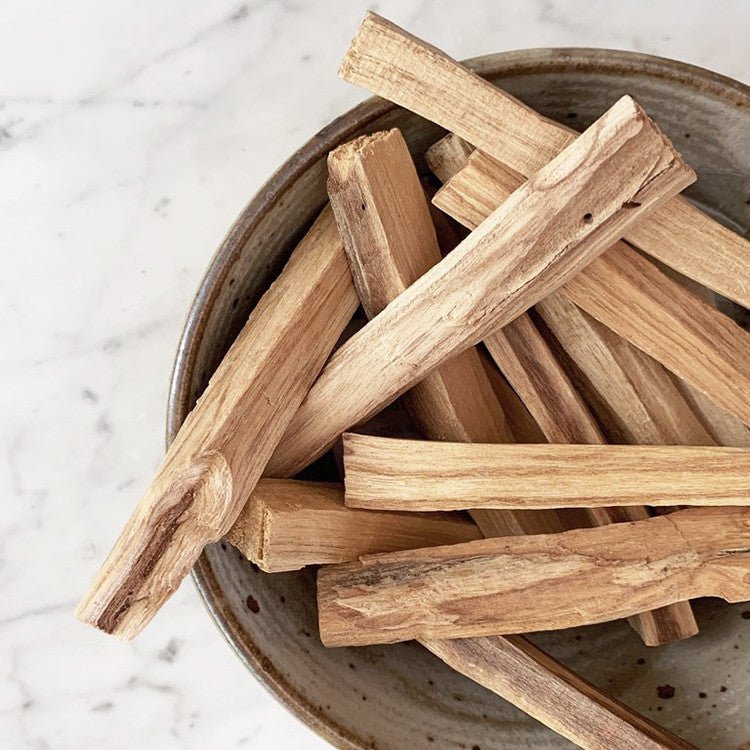 Žaliojo medžio Palo Santo lazdelės smilkymui 25g Ancient Wisdom - OBUOLYS