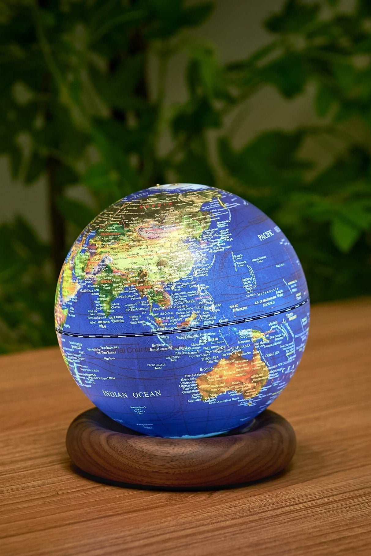 ŽEMĖS GAUBLYS: mažas išmanusis 3D dekoratyvinis AtlasGlobe šviestuvas - OBUOLYS