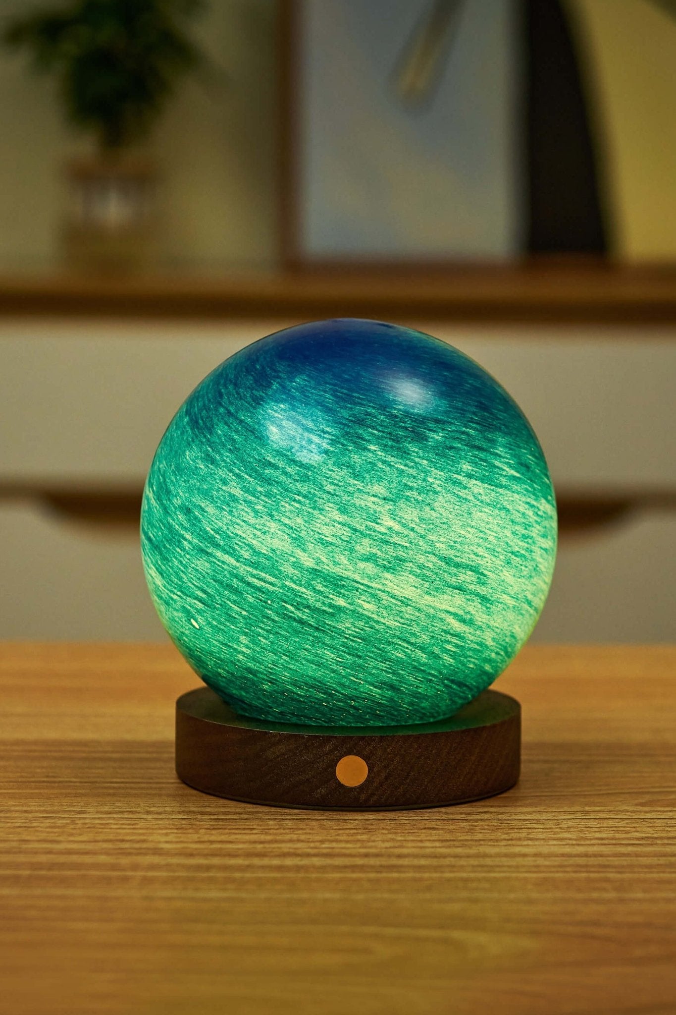ŽVAIGŽDŽIŲ VANDENYNAS: didelis išmanusis 3D dekoratyvinis AstraGlass šviestuvas - OBUOLYS